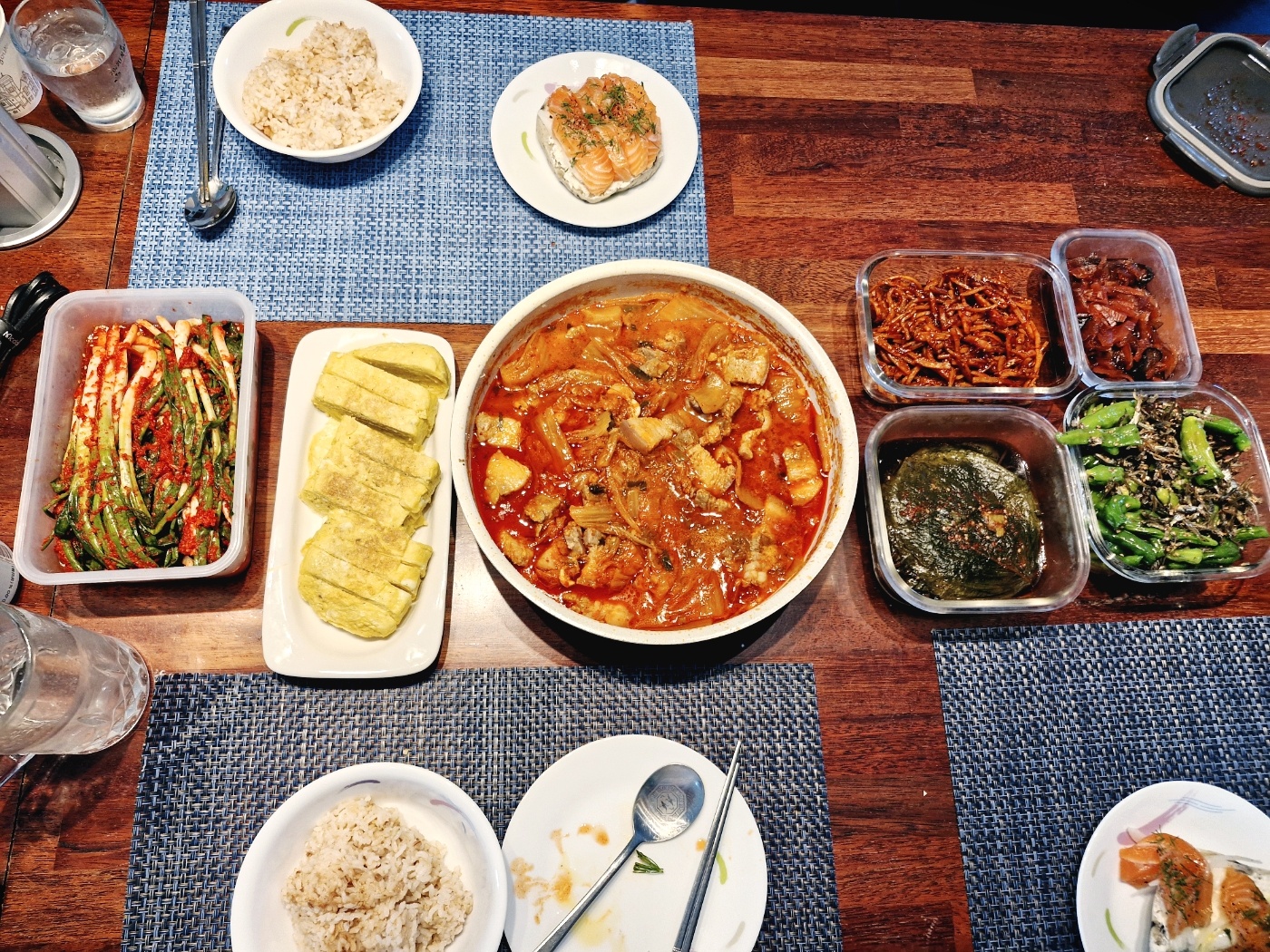 korean-dinner-table-set